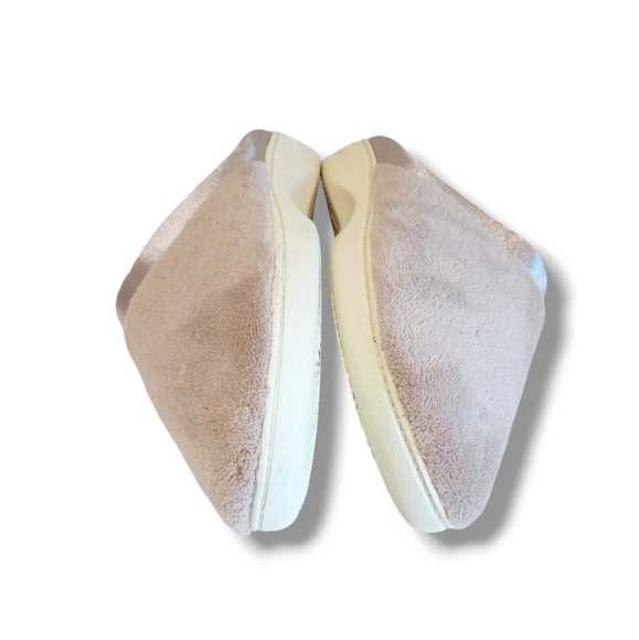 New 🌷 Isotoner Women's Microterry Clog With Satin Cuff Slippers Taupe - Picture 11 of 16